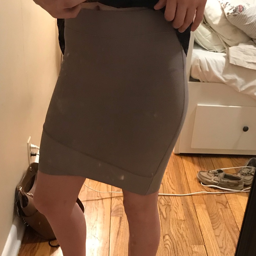 Fitted skirt